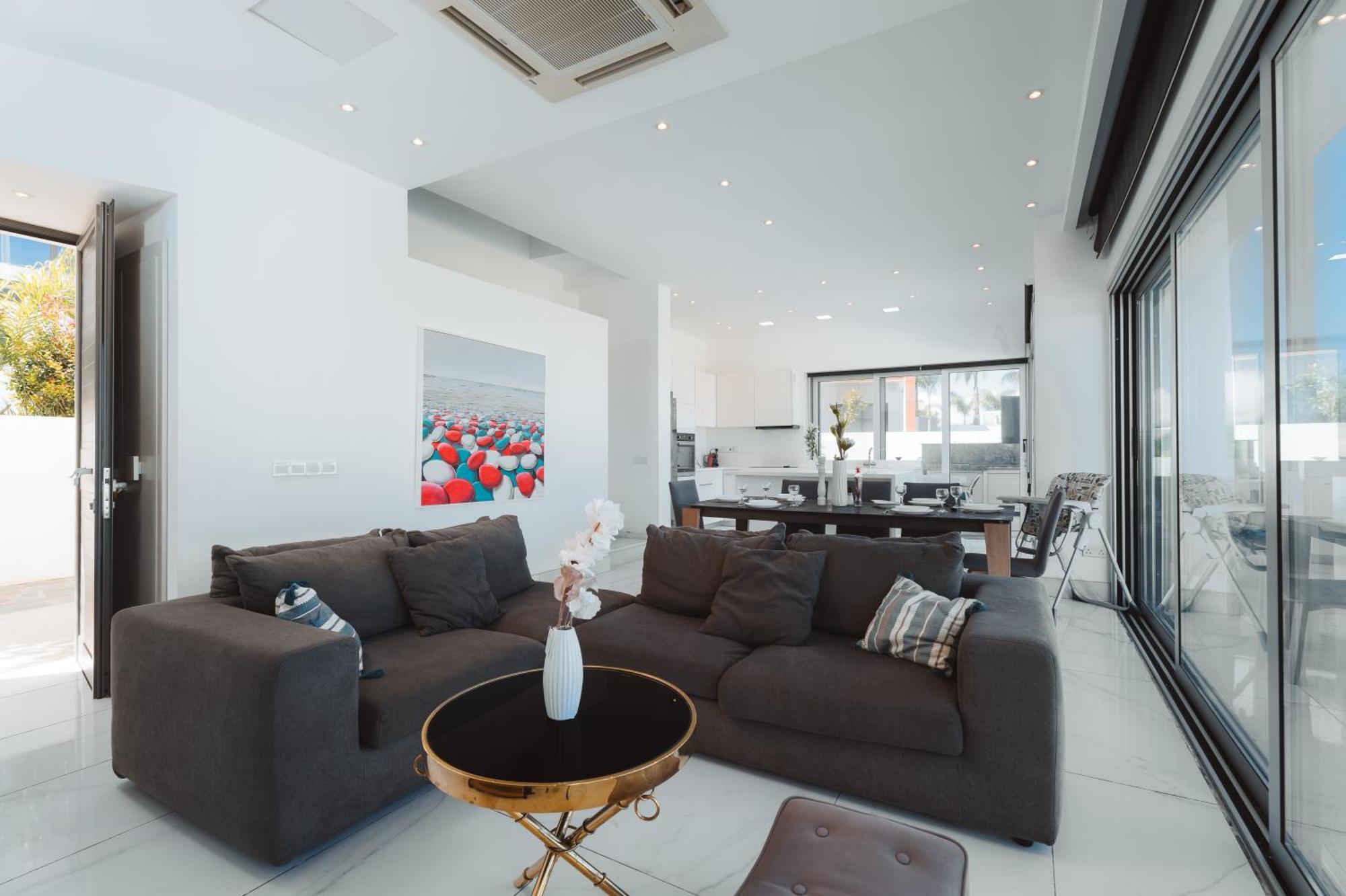 Seaside Luxury Villa Paralimni Exterior photo
