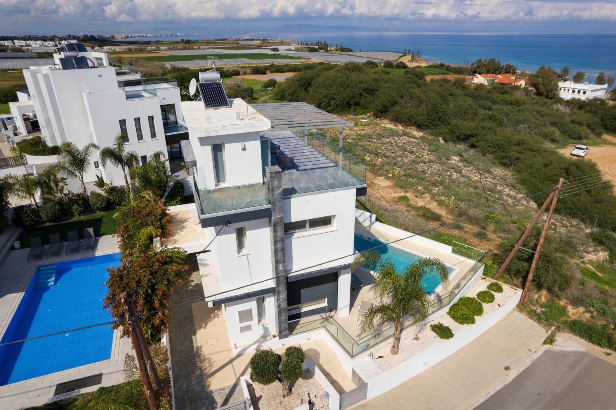 Seaside Luxury Villa Paralimni Exterior photo