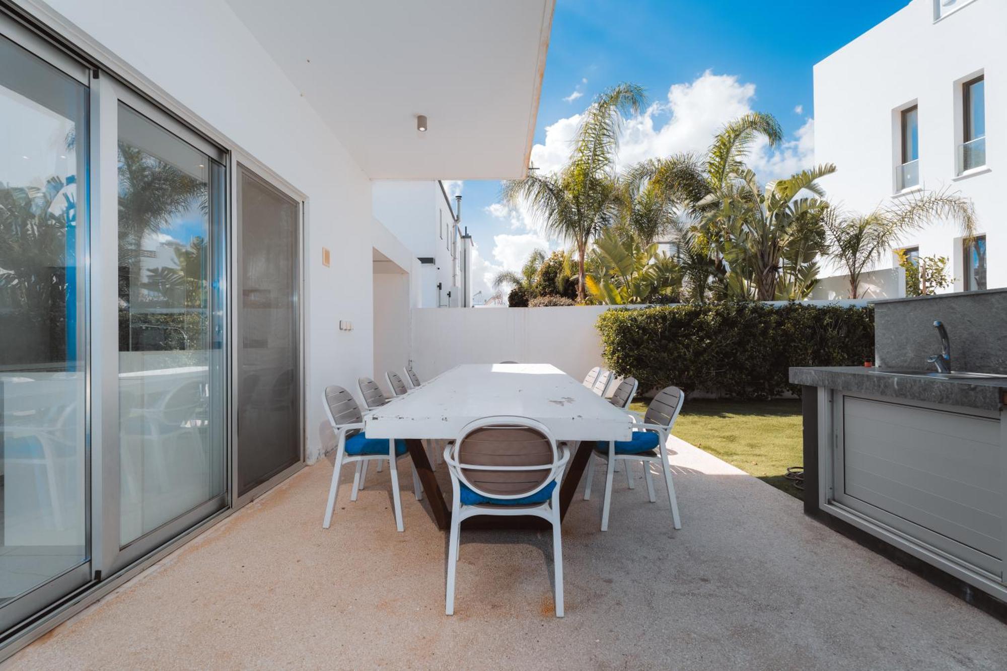 Seaside Luxury Villa Paralimni Exterior photo